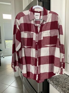 Aerie Red and White Flannel Plaid Button-Up Shirt